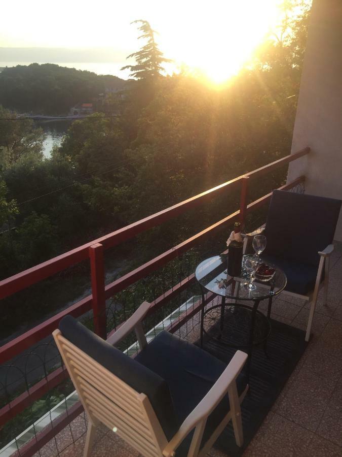 Apartman Cvenkica Omišalj Eksteriør bilde
